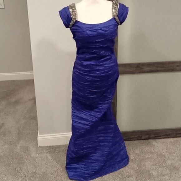 Alex Evenings purple/blue allover ruched floor length gown with  sequin shoulder - Picture 1 of 4
